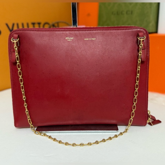 Auth CÈLINE Preowned Burgundy Leather Shoulder Bag with Gold Chain - Picture 5 of 17